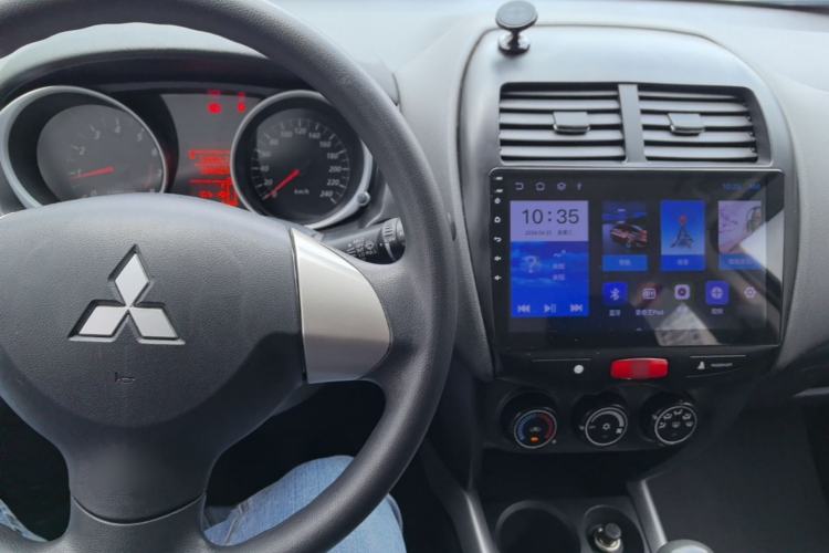 Used Mitsubishi ASX 2016 1.6L Manual Two-Wheel Drive Pioneer Edition Center Console