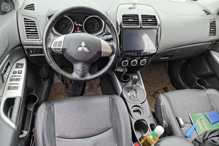 Used Mitsubishi ASX 2016 2.0L CVT Two-Wheel Drive Navigation Edition Center Console