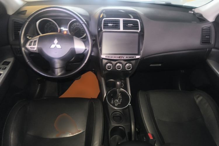 Used Mitsubishi ASX 2016 2.0L CVT Two-Wheel Drive Navigation Edition Center Console