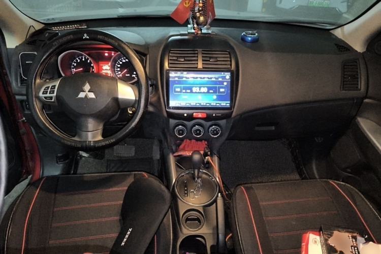 Used Mitsubishi ASX 2016 2.0L CVT Two-Wheel Drive Excellence Edition Center Console