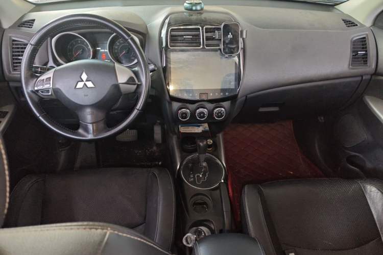 Used Mitsubishi ASX 2016 2.0L CVT Two-Wheel Drive Navigation Edition Center Console