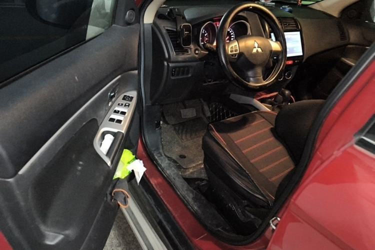 Used Mitsubishi ASX 2016 2.0L CVT Two-Wheel Drive Excellence Edition Driver Seat