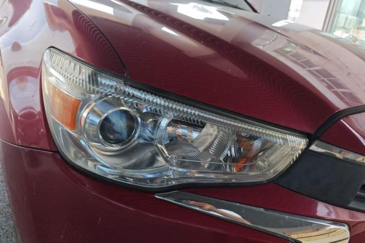 Used Mitsubishi ASX 2016 2.0L CVT Two-Wheel Drive Navigation Edition Right Front Headlight