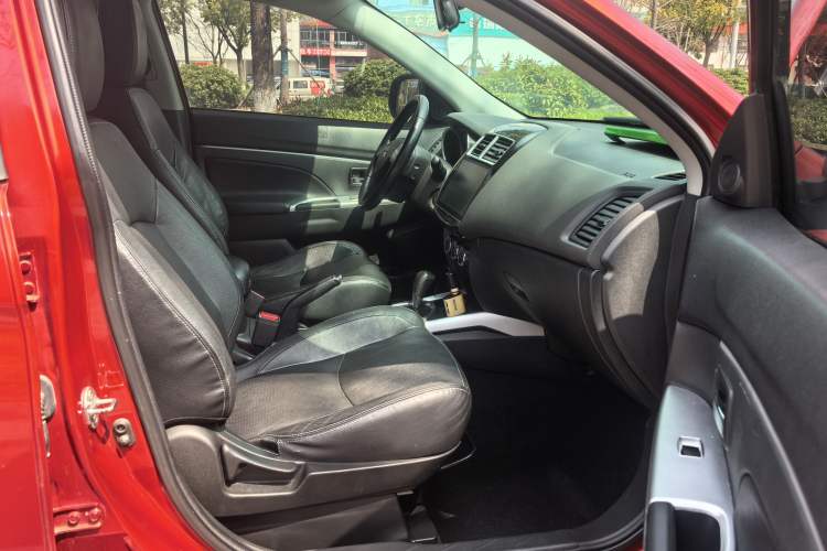 Used Mitsubishi ASX 2016 2.0L CVT Two-Wheel Drive Navigation Edition Right Front Seat