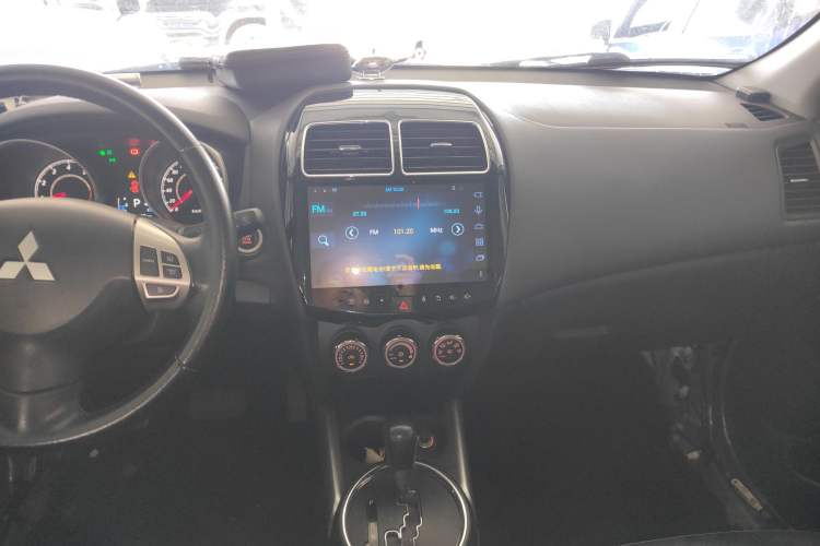 Used Mitsubishi ASX 2016 2.0L CVT Two-Wheel Drive Navigation Edition Audio And AC Panel