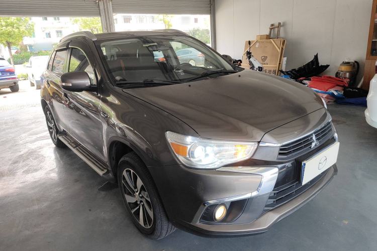 Used Mitsubishi ASX 2016 2.0L CVT Two-Wheel Drive Navigation Edition Front Right 45 Deg