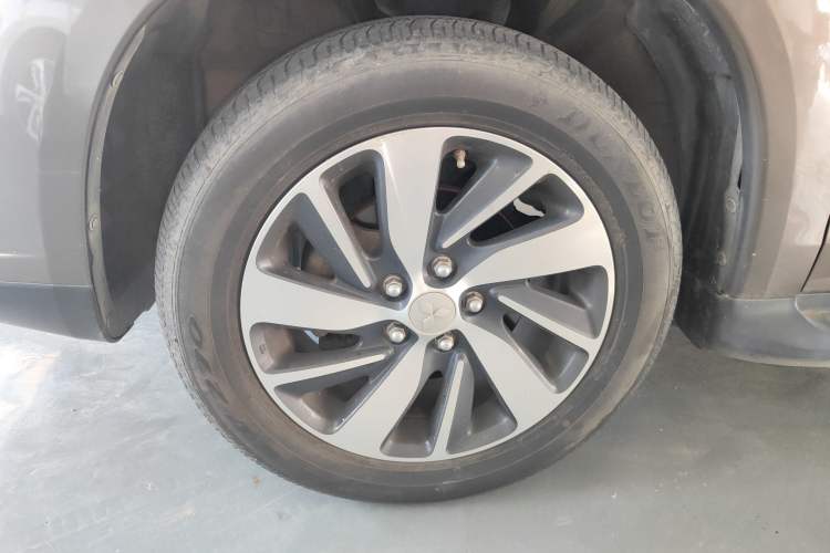 Used Mitsubishi ASX 2016 2.0L CVT Two-Wheel Drive Navigation Edition Left Front Wheel Hub