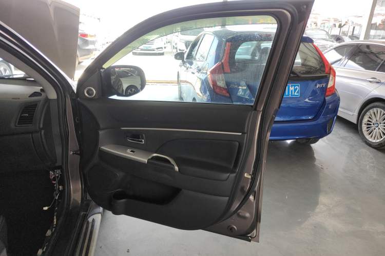 Used Mitsubishi ASX 2016 2.0L CVT Two-Wheel Drive Navigation Edition Right Front Door Interior