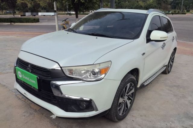 Ojetý Mitsubishi ASX 2016 2.0L CVT Two-Wheel Drive Navigation Edition
