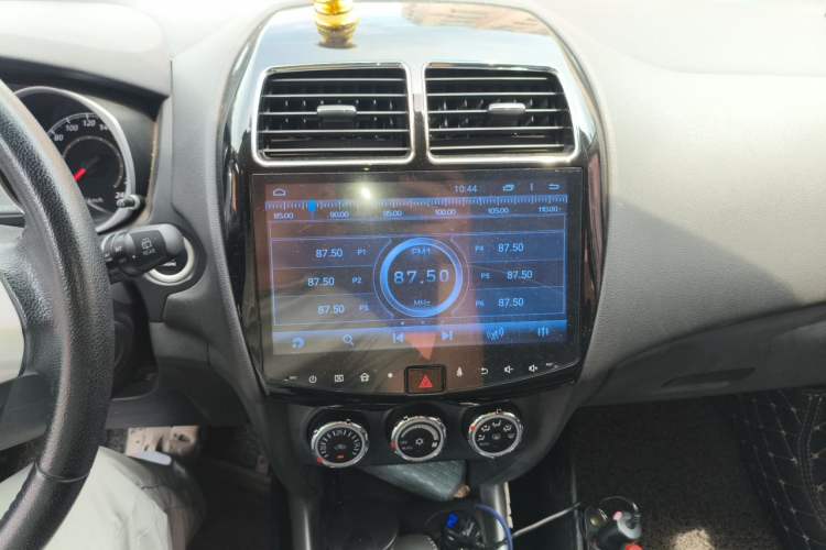 Used Mitsubishi ASX 2016 2.0L CVT Two-Wheel Drive Navigation Edition Audio And AC Panel