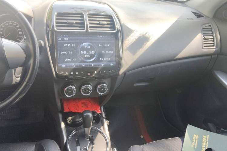 Used Mitsubishi ASX 2016 2.0L CVT Two-Wheel Drive Navigation Edition Audio And AC Panel
