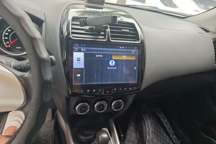 Used Mitsubishi ASX 2016 2.0L CVT Two-Wheel Drive Navigation Edition Audio And AC Panel