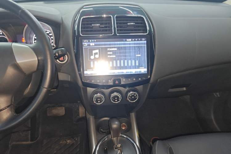 Used Mitsubishi ASX 2016 2.0L CVT Two-Wheel Drive Navigation Edition Audio And AC Panel