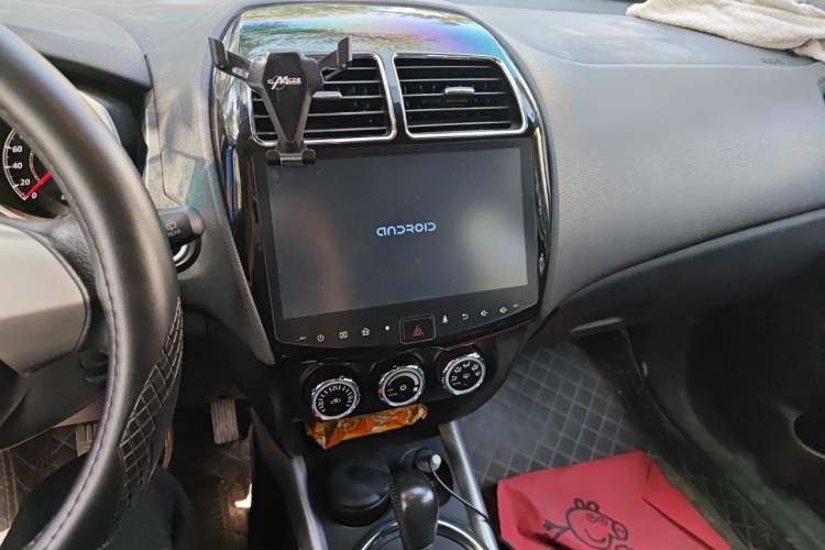 Used Mitsubishi ASX 2016 2.0L CVT Two-Wheel Drive Navigation Edition Audio And AC Panel