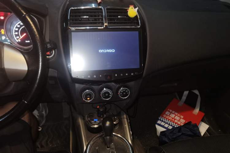 Used Mitsubishi ASX 2016 2.0L CVT Two-Wheel Drive Navigation Edition Audio And AC Panel