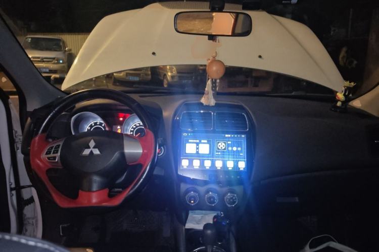 Used Mitsubishi ASX 2016 2.0L CVT Two-Wheel Drive Navigation Edition Center Console
