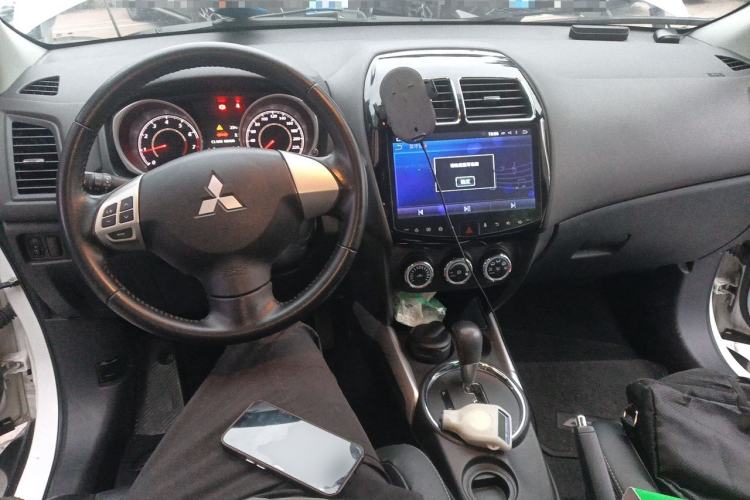 Used Mitsubishi ASX 2016 2.0L CVT Two-Wheel Drive Navigation Edition Center Console