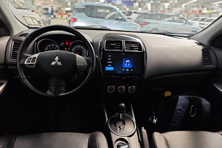 Used Mitsubishi ASX 2016 2.0L CVT Two-Wheel Drive Navigation Edition Center Console