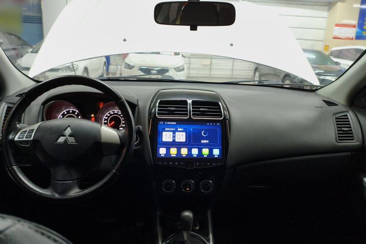 Used Mitsubishi ASX 2016 2.0L CVT Two-Wheel Drive Navigation Edition Center Console