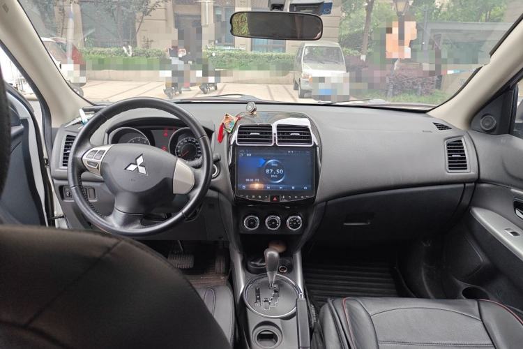 Used Mitsubishi ASX 2016 2.0L CVT Two-Wheel Drive Navigation Edition Center Console