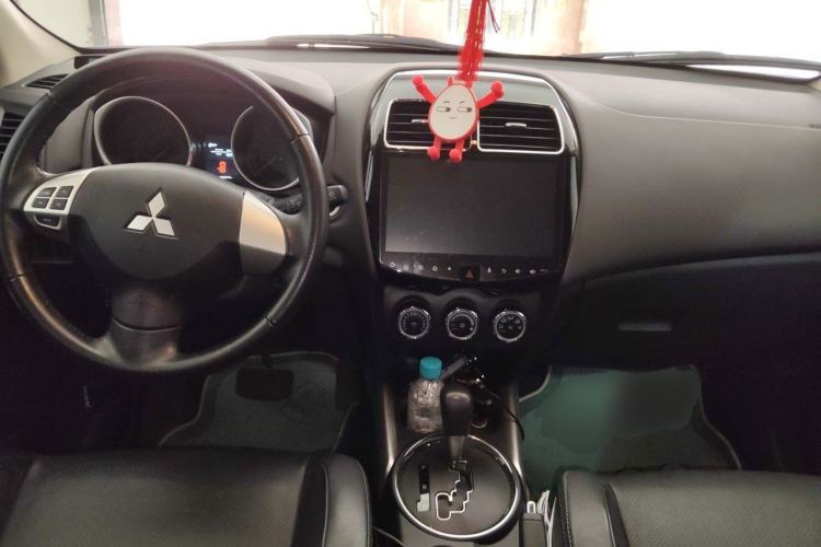 Used Mitsubishi ASX 2016 2.0L CVT Two-Wheel Drive Navigation Edition Center Console