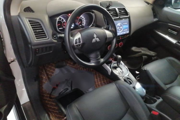 Used Mitsubishi ASX 2016 2.0L CVT Two-Wheel Drive Navigation Edition Center Console