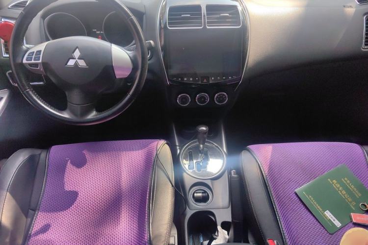 Used Mitsubishi ASX 2016 2.0L CVT Two-Wheel Drive Navigation Edition Center Console