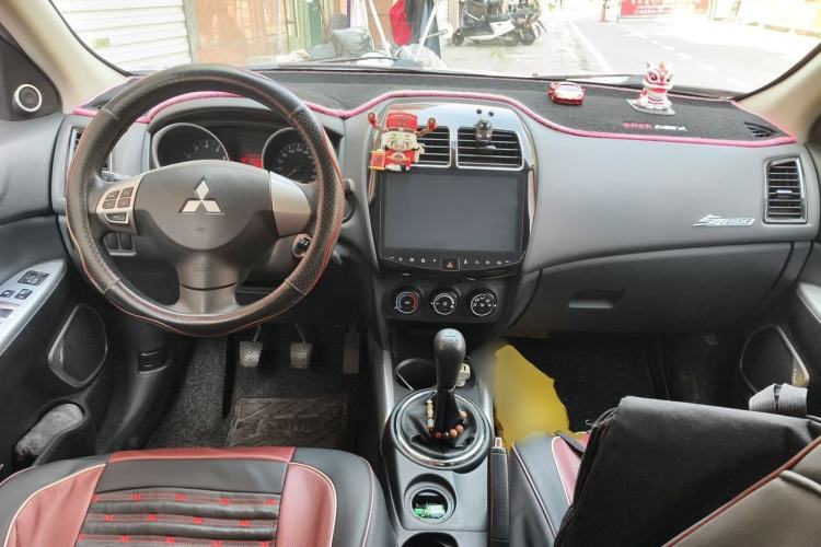 Used Mitsubishi ASX 2016 1.6L Manual Two-Wheel Drive Pioneer Edition Center Console