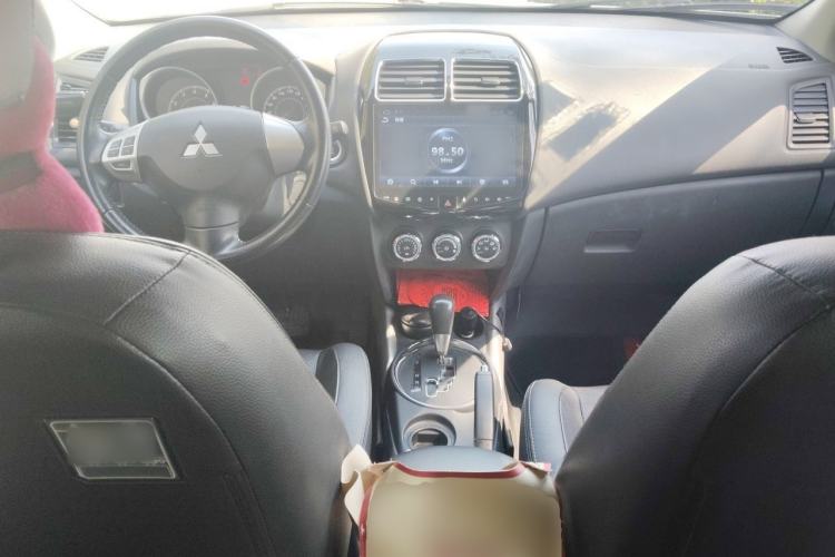 Used Mitsubishi ASX 2016 2.0L CVT Two-Wheel Drive Navigation Edition Center Console
