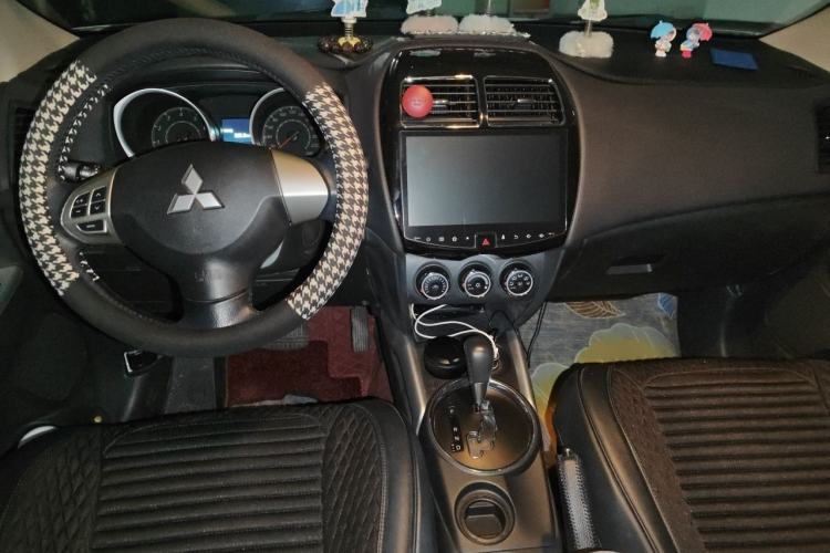 Used Mitsubishi ASX 2016 2.0L CVT Two-Wheel Drive Navigation Edition Center Console