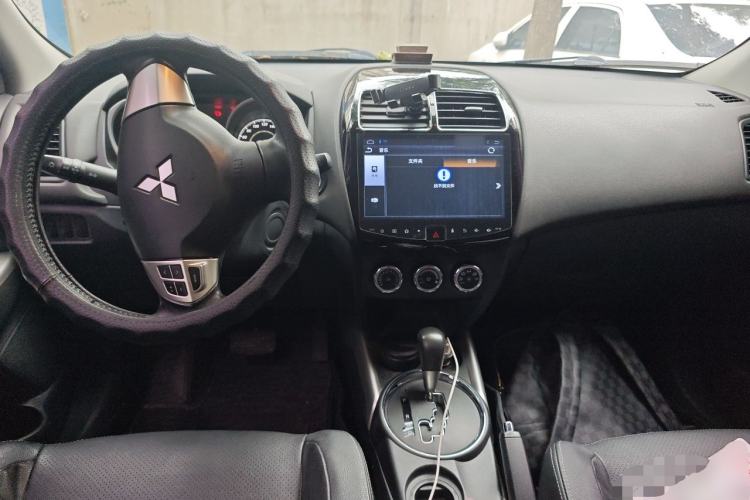 Used Mitsubishi ASX 2016 2.0L CVT Two-Wheel Drive Navigation Edition Center Console