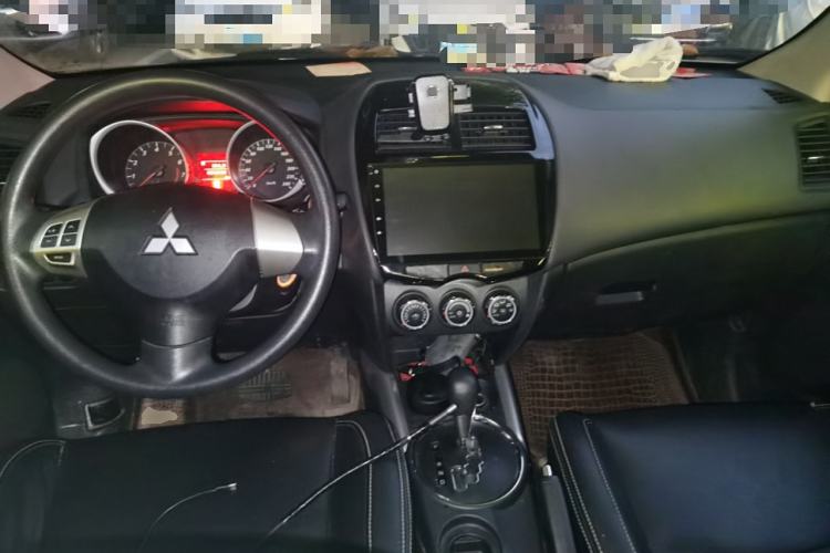 Used Mitsubishi ASX 2016 2.0L CVT Two-Wheel Drive Excellence Edition Center Console