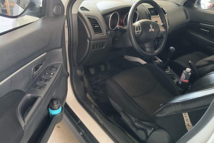 Used Mitsubishi ASX 2016 1.6L Manual Two-Wheel Drive Pioneer Edition Driver Seat