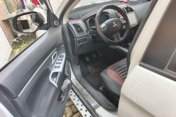 Used Mitsubishi ASX 2016 1.6L Manual Two-Wheel Drive Pioneer Edition Driver Seat