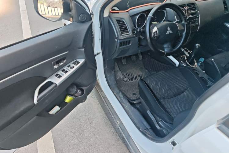 Used Mitsubishi ASX 2016 1.6L Manual Two-Wheel Drive Entry Version Driver Seat
