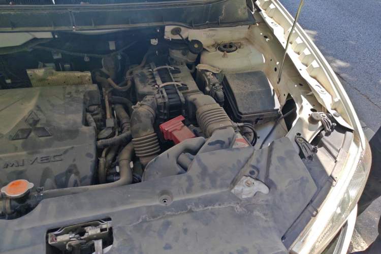 Used Mitsubishi ASX 2016 1.6L Manual Two-Wheel Drive Entry Version Engine Bay Left