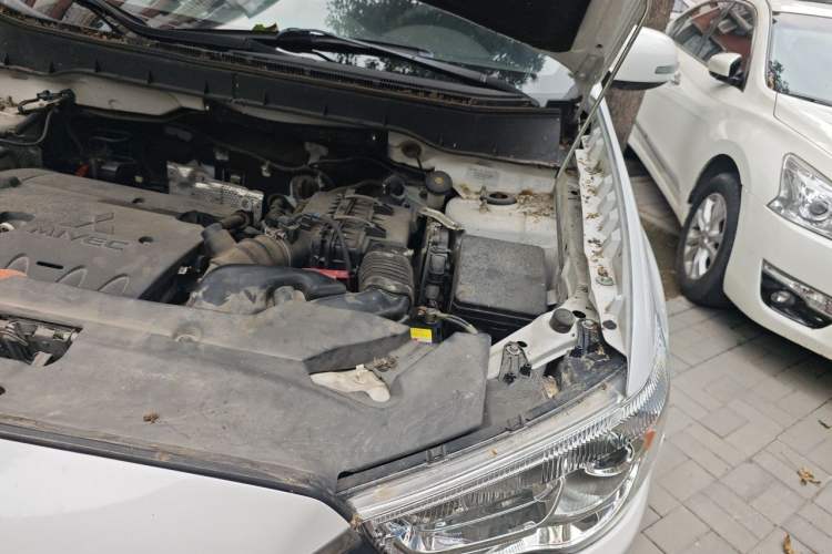 Used Mitsubishi ASX 2016 2.0L CVT Two-Wheel Drive Navigation Edition Engine Bay Left
