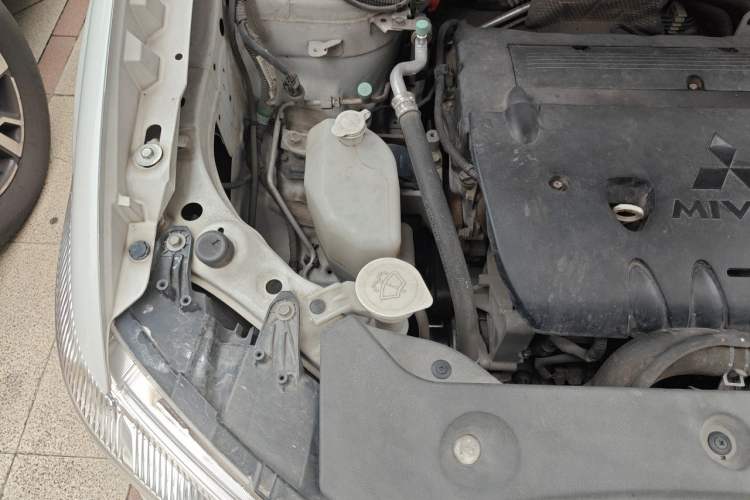 Used Mitsubishi ASX 2016 2.0L CVT Two-Wheel Drive Navigation Edition Engine Bay Right
