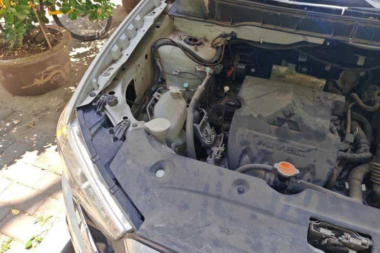 Used Mitsubishi ASX 2016 1.6L Manual Two-Wheel Drive Entry Version Engine Bay Right