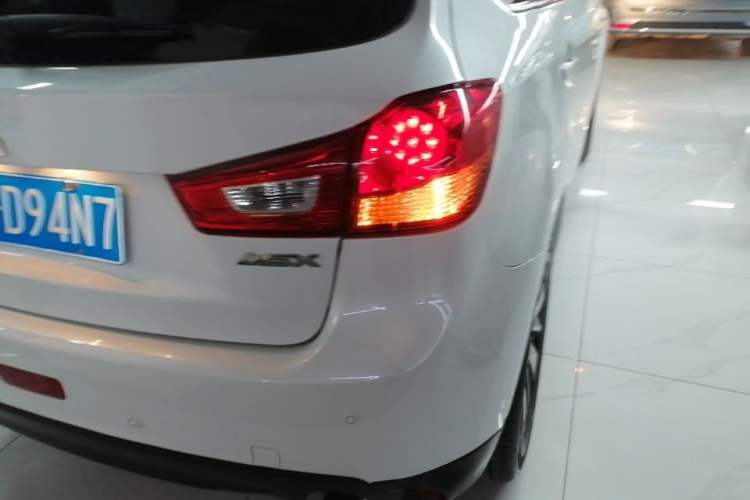 Used Mitsubishi ASX 2016 2.0L CVT Two-Wheel Drive Navigation Edition Exterior 3