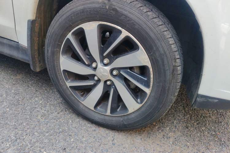 Used Mitsubishi ASX 2016 2.0L CVT Two-Wheel Drive Navigation Edition Exterior 4