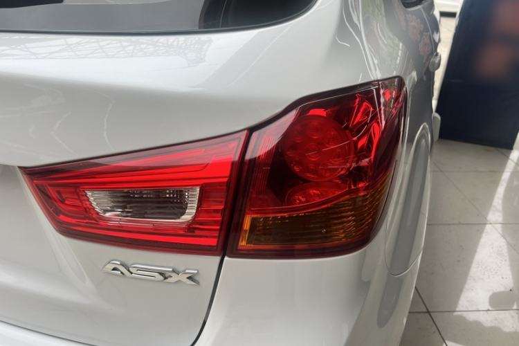 Used Mitsubishi ASX 2016 2.0L CVT Two-Wheel Drive Navigation Edition Exterior 4