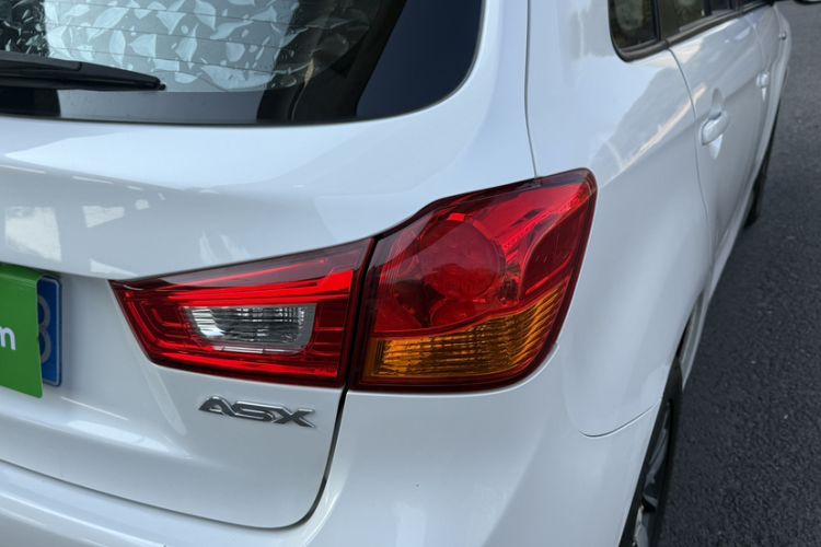 Used Mitsubishi ASX 2016 1.6L Manual Two-Wheel Drive Pioneer Edition Exterior 5