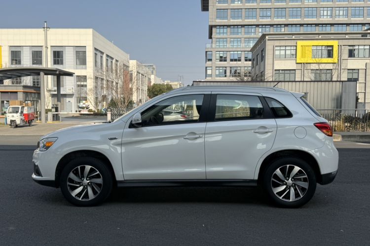 Used Mitsubishi ASX 2016 1.6L Manual Two-Wheel Drive Pioneer Edition Exterior 6