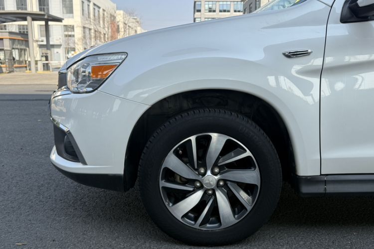 Used Mitsubishi ASX 2016 1.6L Manual Two-Wheel Drive Pioneer Edition Exterior 8