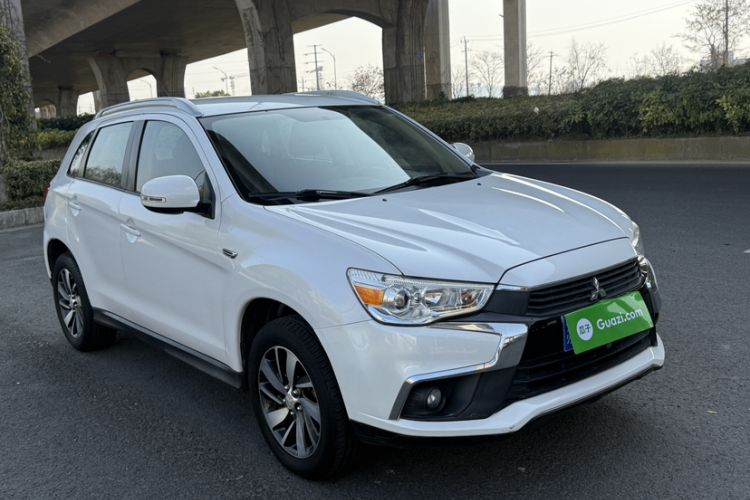 Used Mitsubishi ASX 2016 1.6L Manual Two-Wheel Drive Pioneer Edition Exterior 9