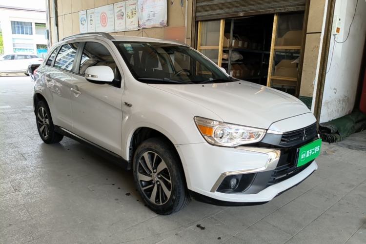 Used Mitsubishi ASX 2016 1.6L Manual Two-Wheel Drive Pioneer Edition Front Right 45 Deg