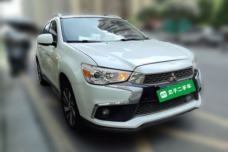 Used Mitsubishi ASX 2016 2.0L CVT Two-Wheel Drive Excellence Edition Front Right 45 Deg