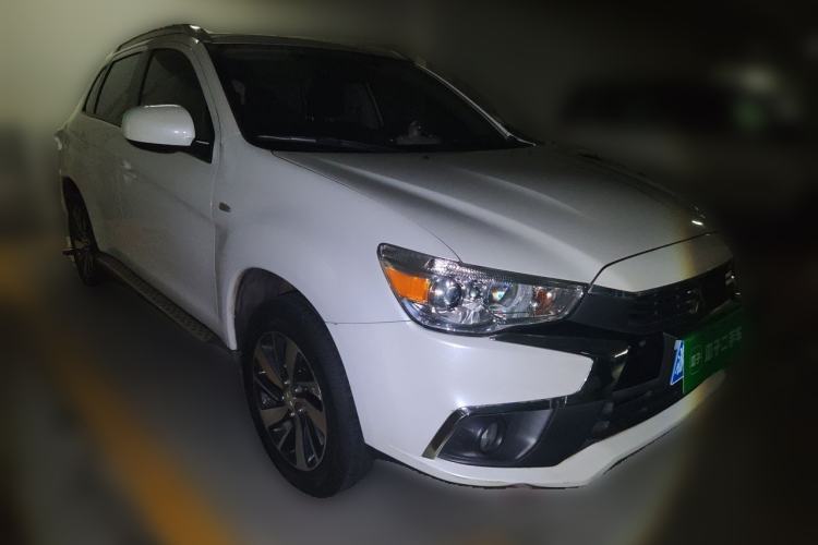 Used Mitsubishi ASX 2016 2.0L CVT Two-Wheel Drive Excellence Edition Front Right 45 Deg
