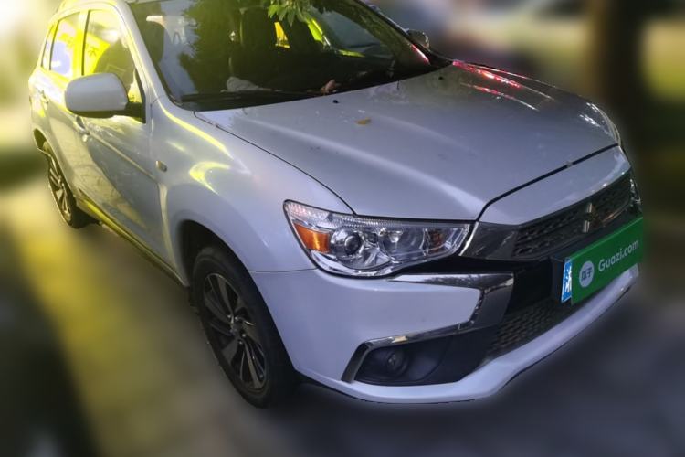 Used Mitsubishi ASX 2016 2.0L CVT Two-Wheel Drive Excellence Edition Front Right 45 Deg